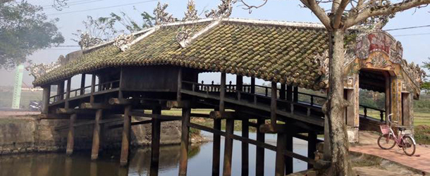 hue-rural-bridge-tree